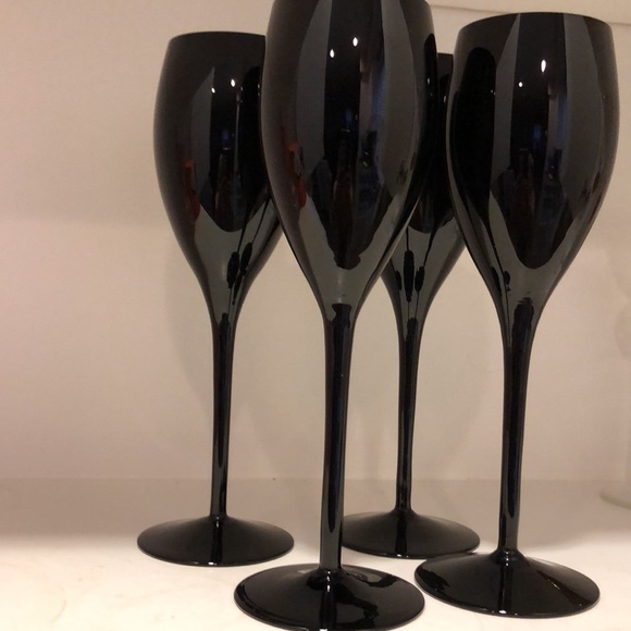Mikasa Elegance Handblown Black Champagne Flutes Set of 4 Glasses 10” - Picture 1 of 3